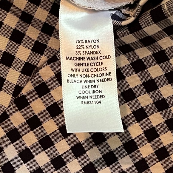 🎉HP🎉…Crown & Ivy Gingham Skort - Picture 8 of 8